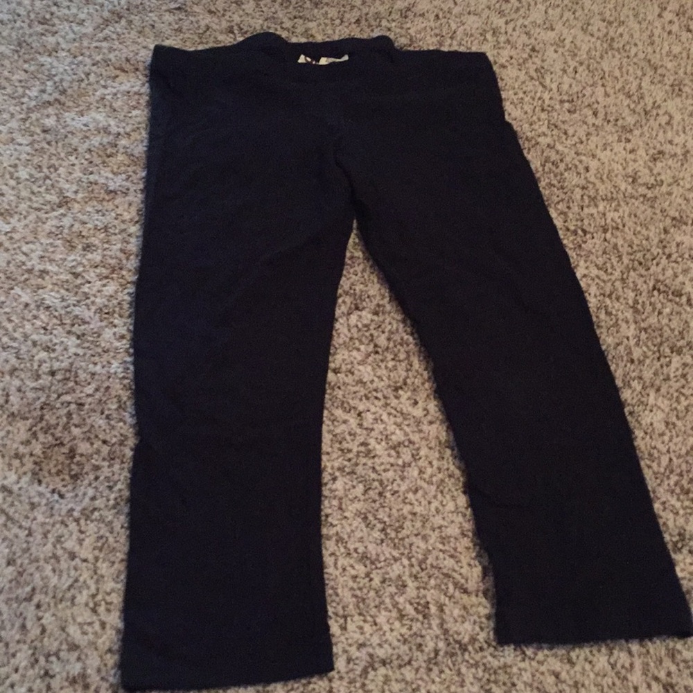 Black capri leggings